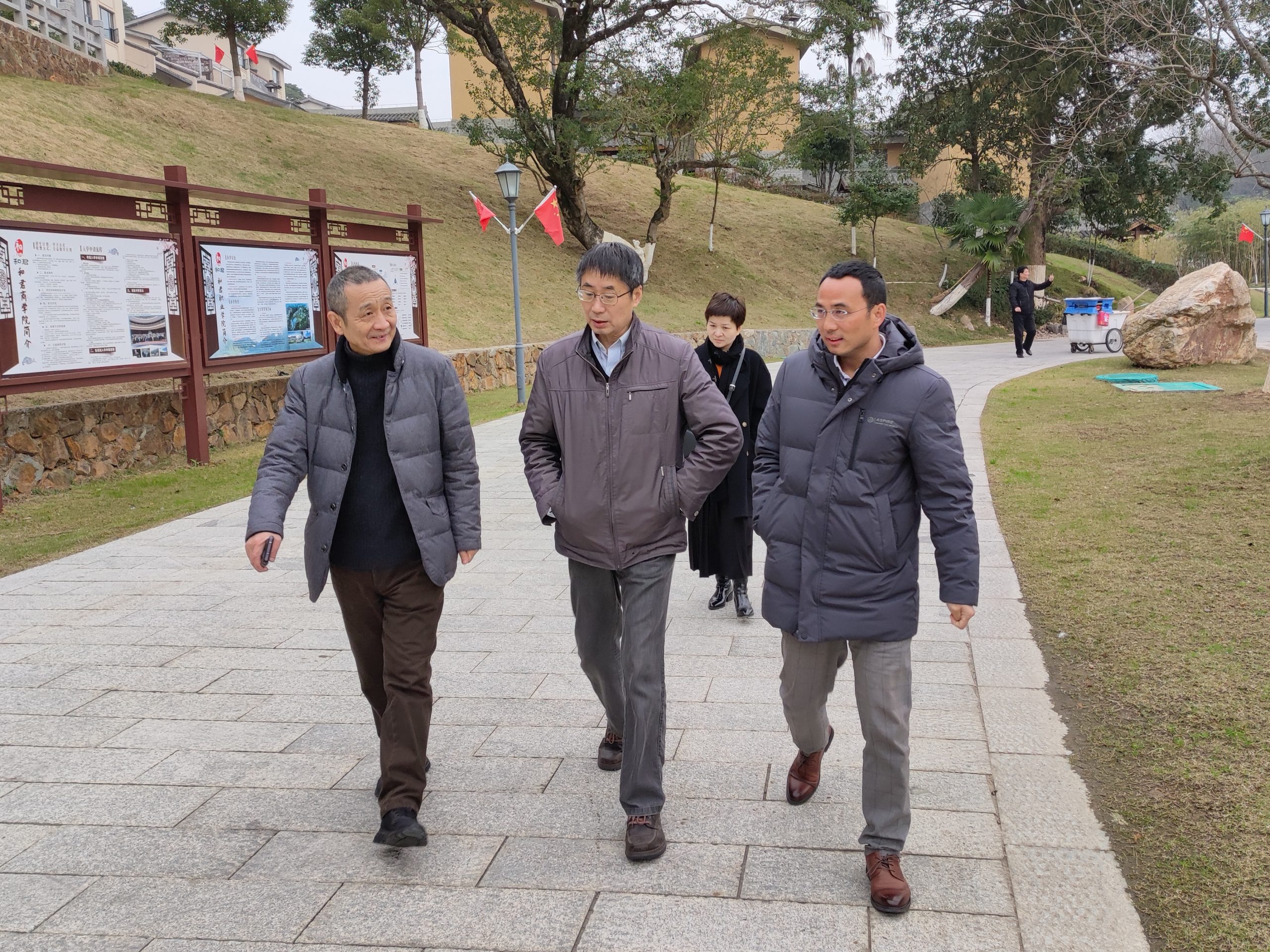 中國工程院謝明勇院士一行蒞臨摩臣5平台調研