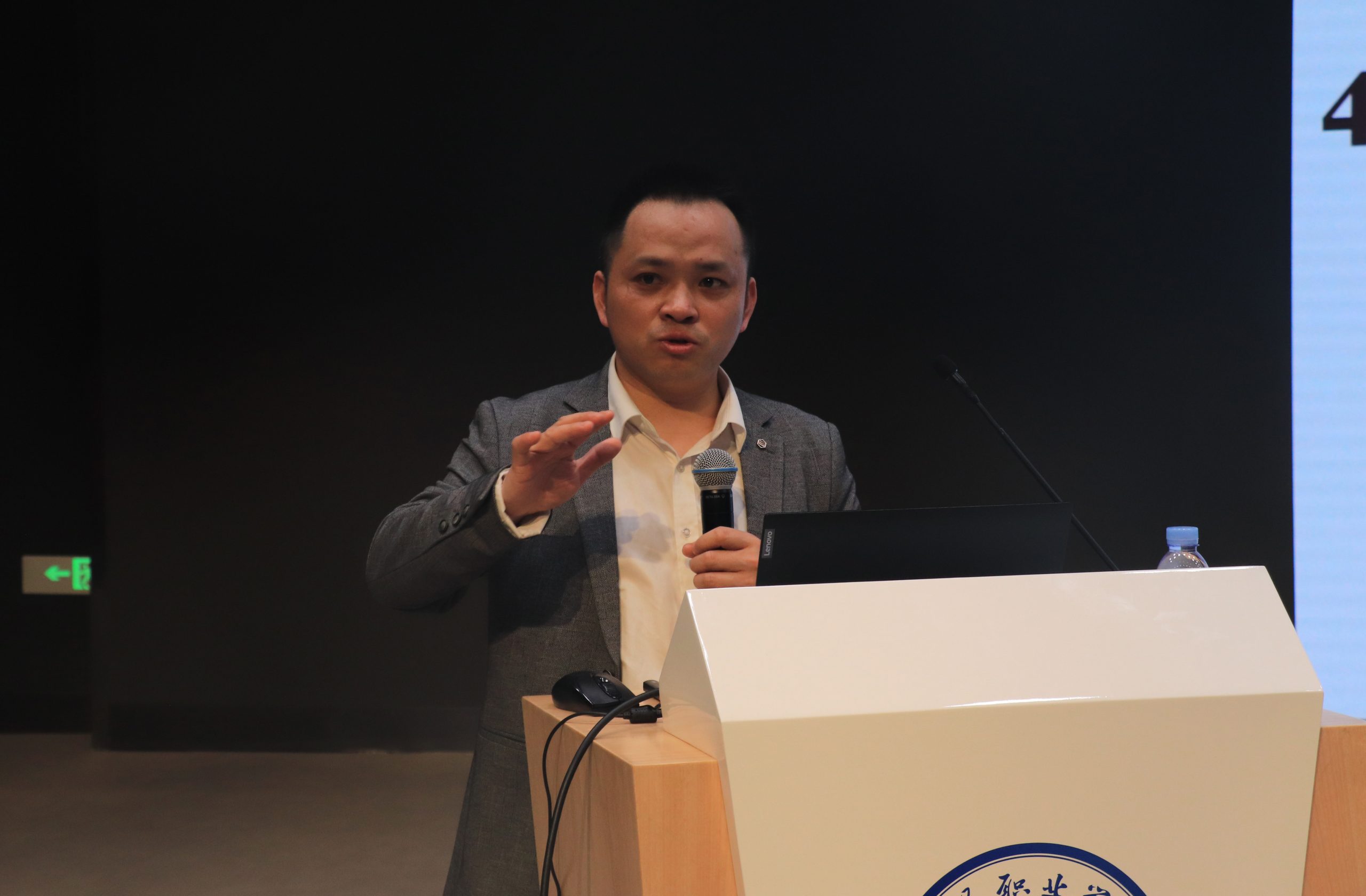 鐘靈講壇第六講🫂：鄒海平博士專題分享從高職走向博士的奮鬥歷程